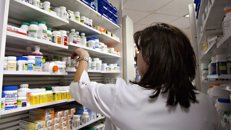Ontario pharmacists can prescribe for 13 common ailments as of Jan. 1